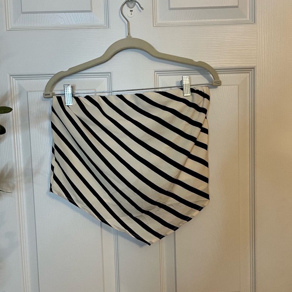 Silky and flowy tube top from Abercrombie. New with tags.